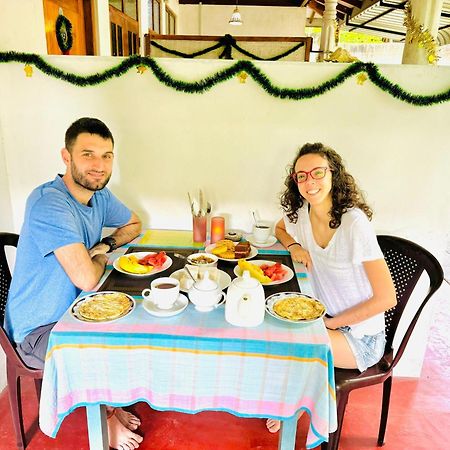 Nethmi Homestay & Restaurant 탕갈레 외부 사진