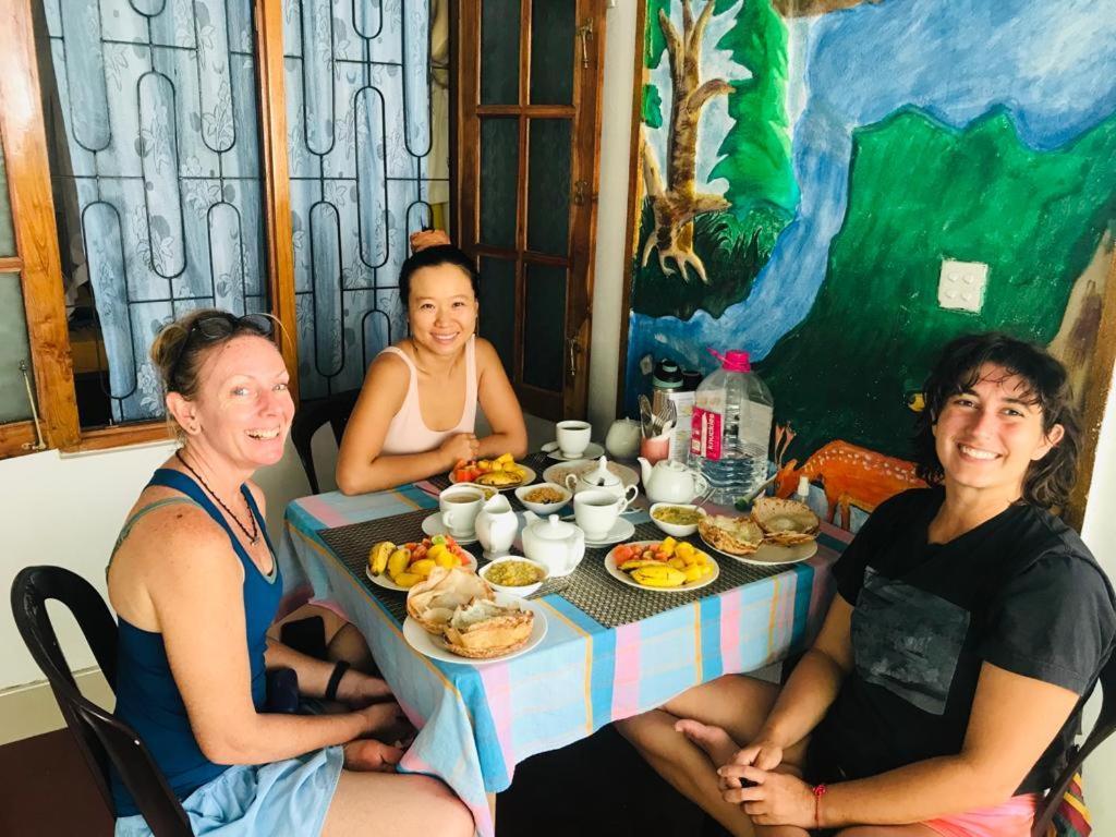 Nethmi Homestay & Restaurant 탕갈레 외부 사진