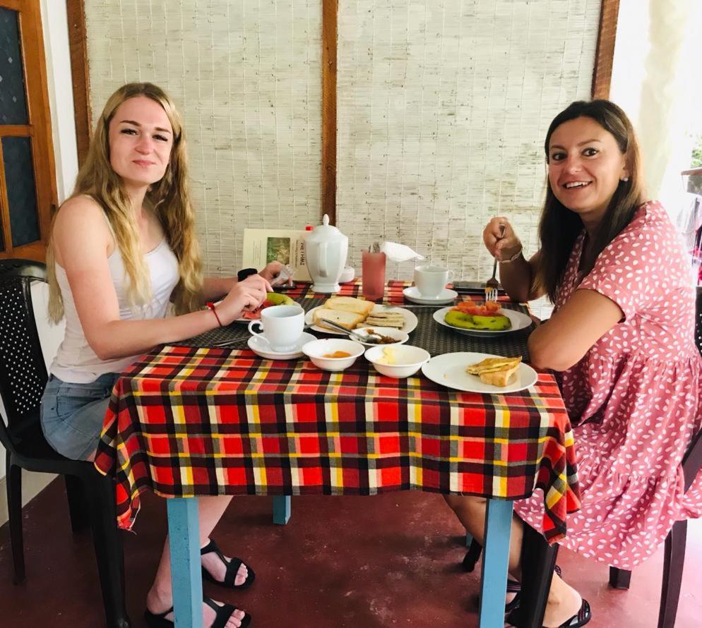 Nethmi Homestay & Restaurant 탕갈레 외부 사진