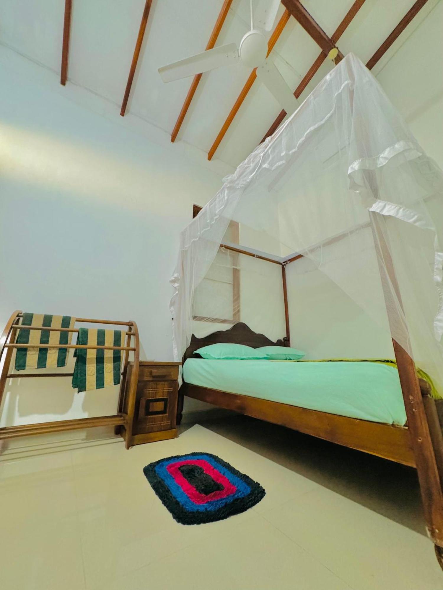 Nethmi Homestay & Restaurant 탕갈레 외부 사진
